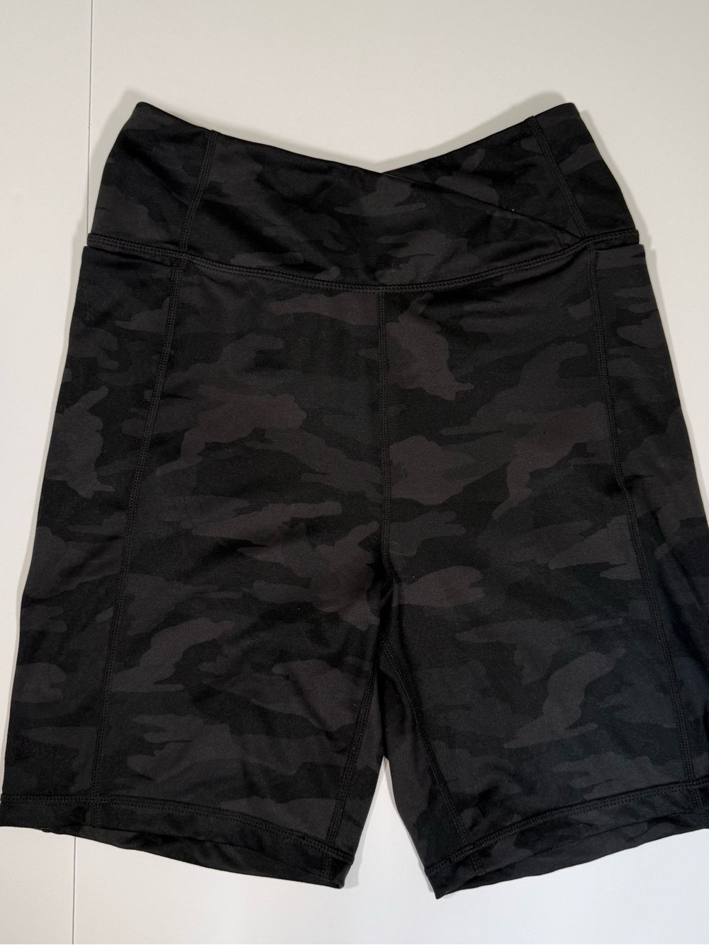 Danskin Women's Biker Shorts Black/Gray Camo Pull-On Stretch size M